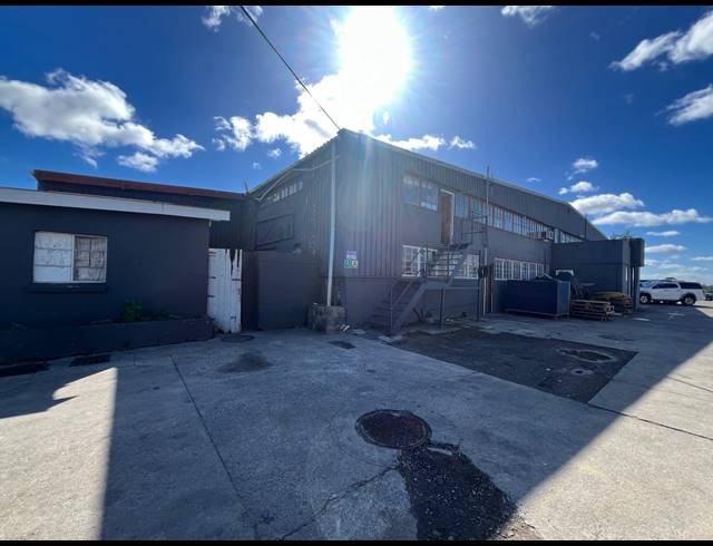 10,592M² WAREHOUSE FOR SALE IN WILSONIA